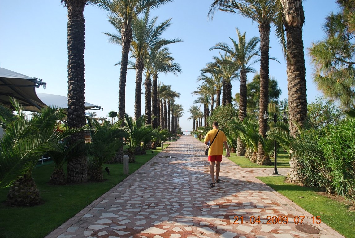 imagini hotel TITANIC LARA